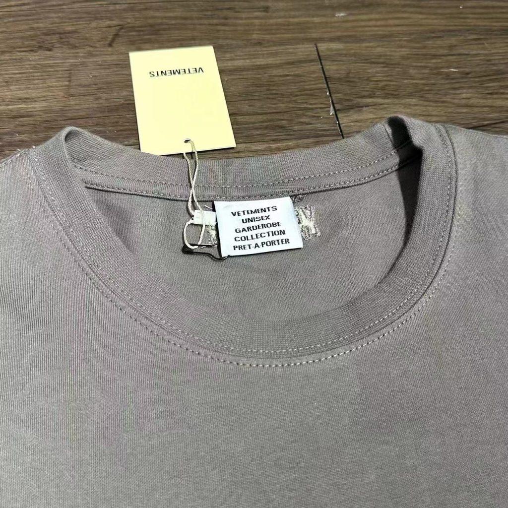 入手困難 ヴェトモン スーパーコピー 優良サイト 口コミレトロ ファッション プリントカジュアル半袖Tシャツ 激安販売