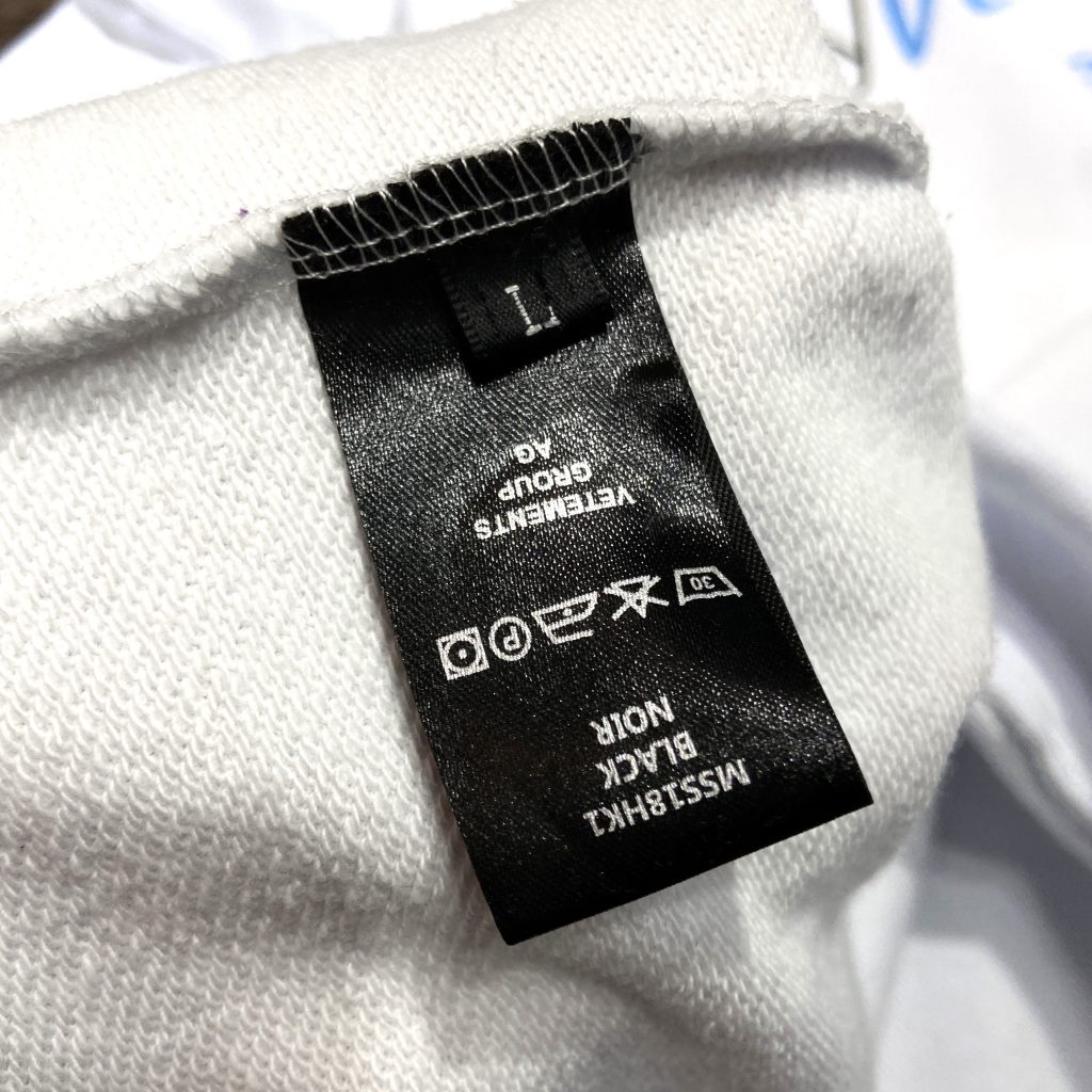 人気定番 ヴェトモン スーパーコピー アイキャッチ アルファベットプリントフード付きパーカー 