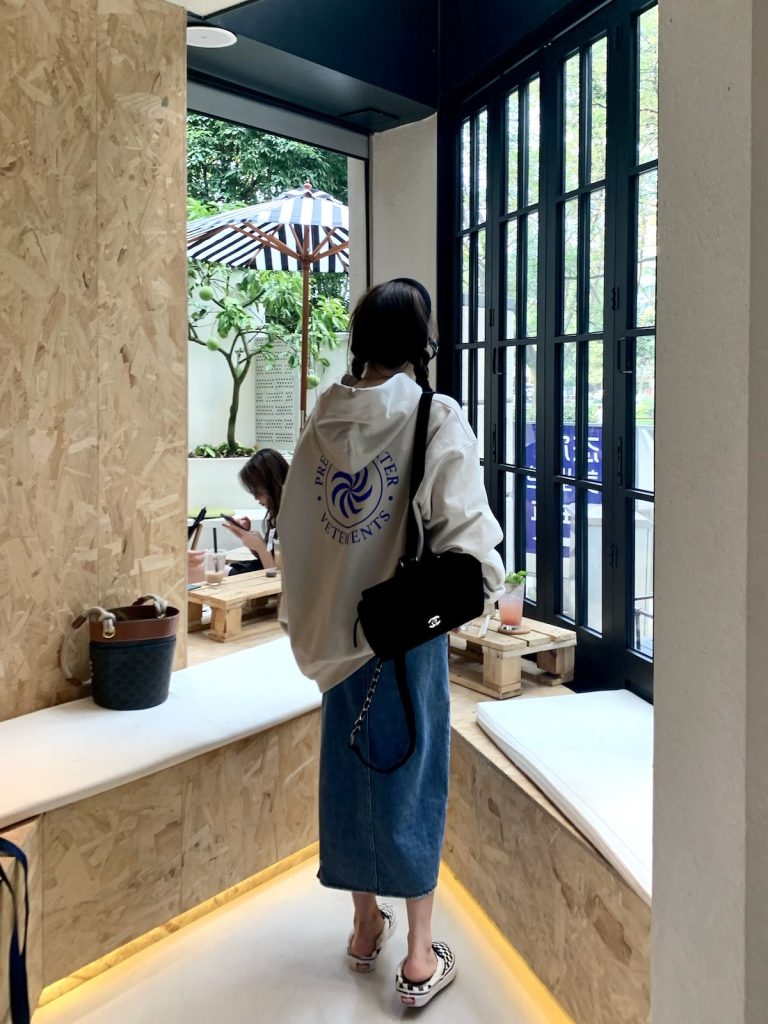 新作 入荷 格安 ヴェトモン スーパーコピー アメリカンスタイルグラフィティカジュアルフード付きパーカー