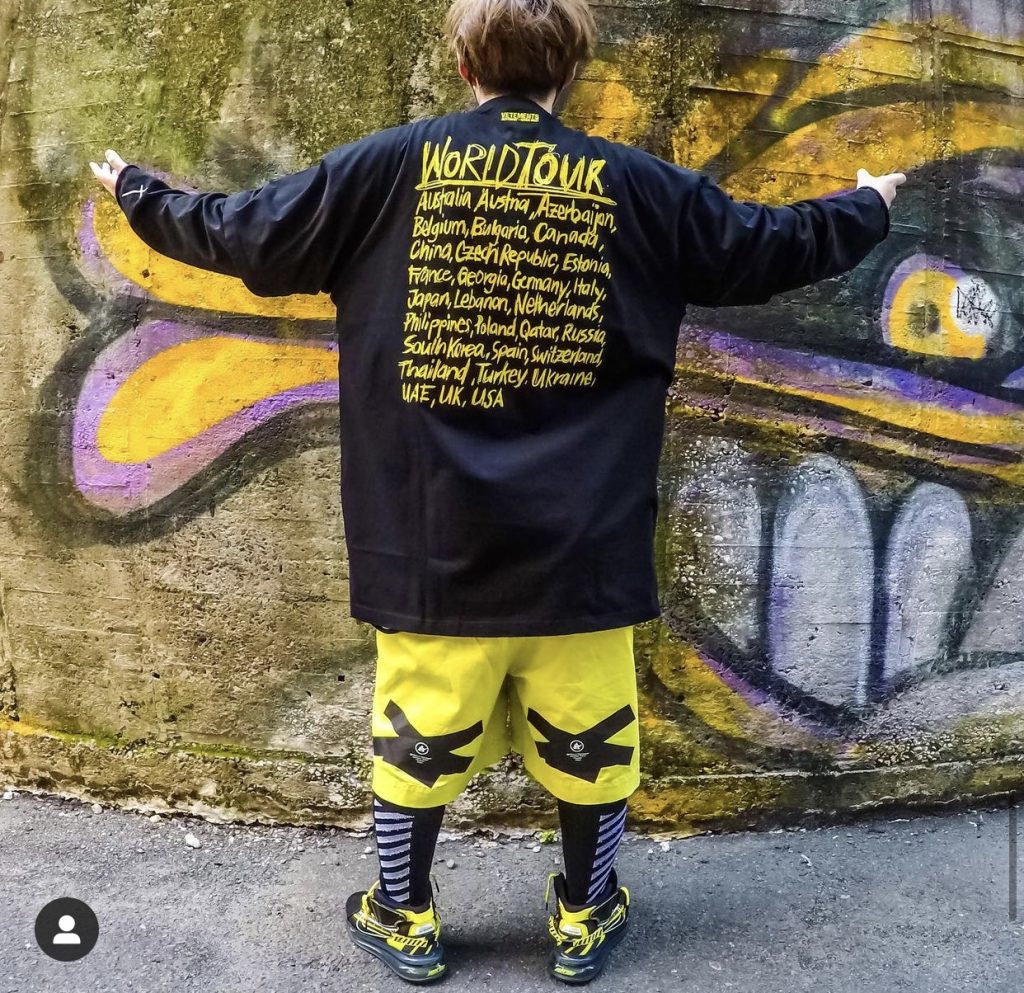 品質保証新作登場 ヴェトモン 偽物アメリカンスタイルアルファベットプリントフード付きパーカー