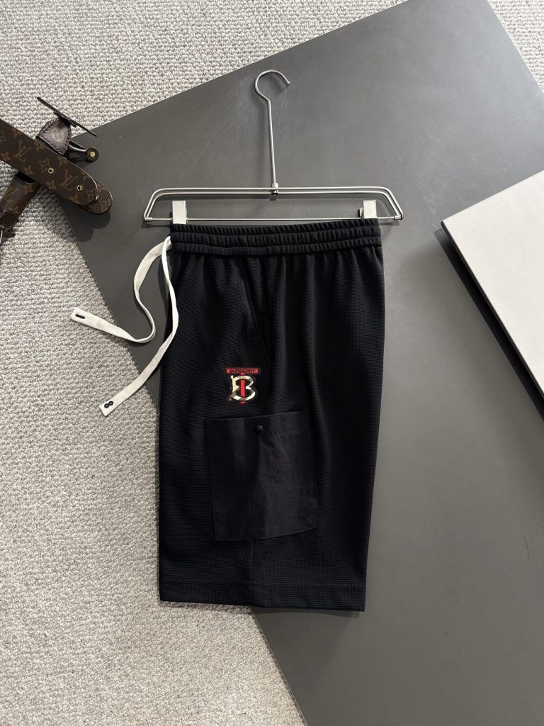 個性的 魅力的 心地よい コットン素材 バーバリー コピー アルファベットプリントカジュアルショートパンツ —
