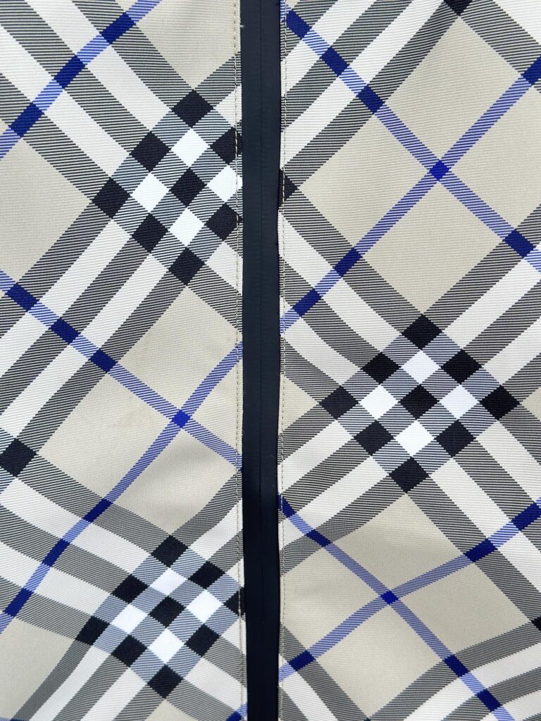 芸能人愛用 高級感ある バーバリー n級品 レトロ チェック柄ブルゾンジャケット