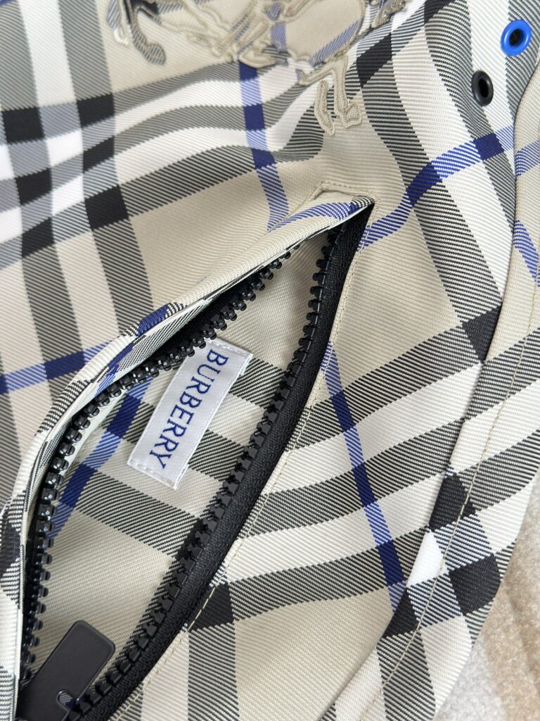 芸能人愛用 高級感ある バーバリー n級品 レトロ チェック柄ブルゾンジャケット