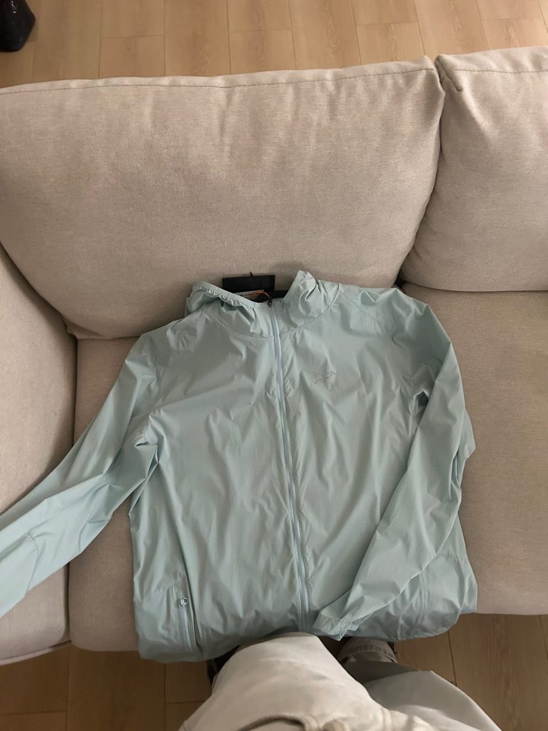 入手困難 アークテリクス 偽物 Squamis シリーズ日焼け止め薄手風ケーススキンスーツ