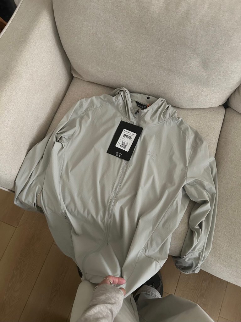 入手困難 アークテリクス 偽物 Squamis シリーズ日焼け止め薄手風ケーススキンスーツ