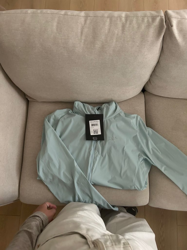 入手困難 アークテリクス 偽物 Squamis シリーズ日焼け止め薄手風ケーススキンスーツ