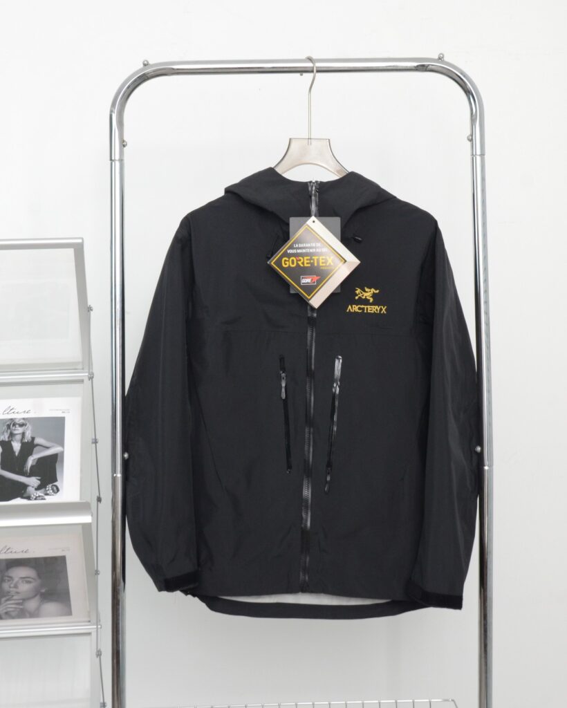 激安大特価最新作 アークテリクス スーパーコピー 登山 防風ジャケット