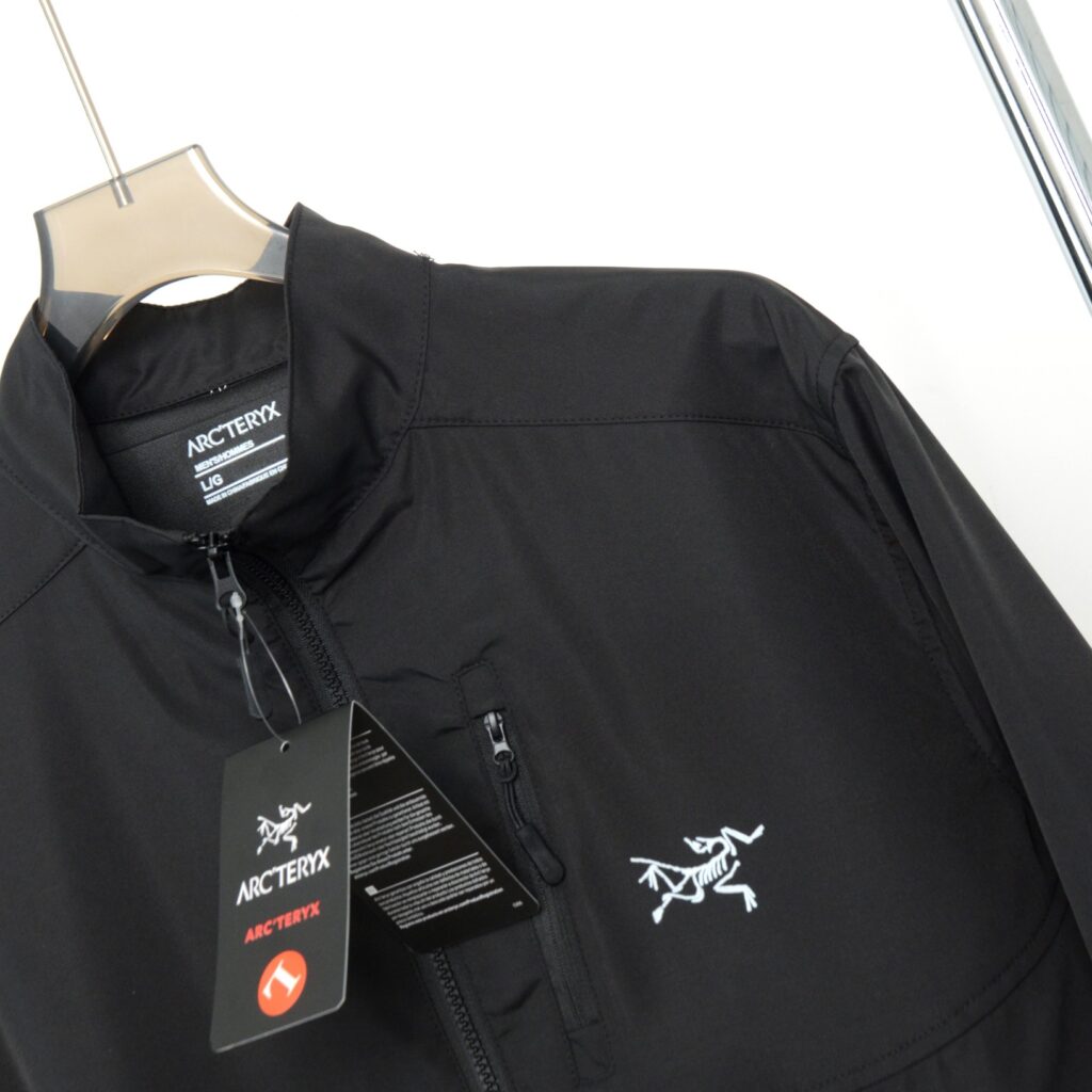 最安値人気 激安通販 アークテリクス n級品 ペアタイプのフード付きジャケット!