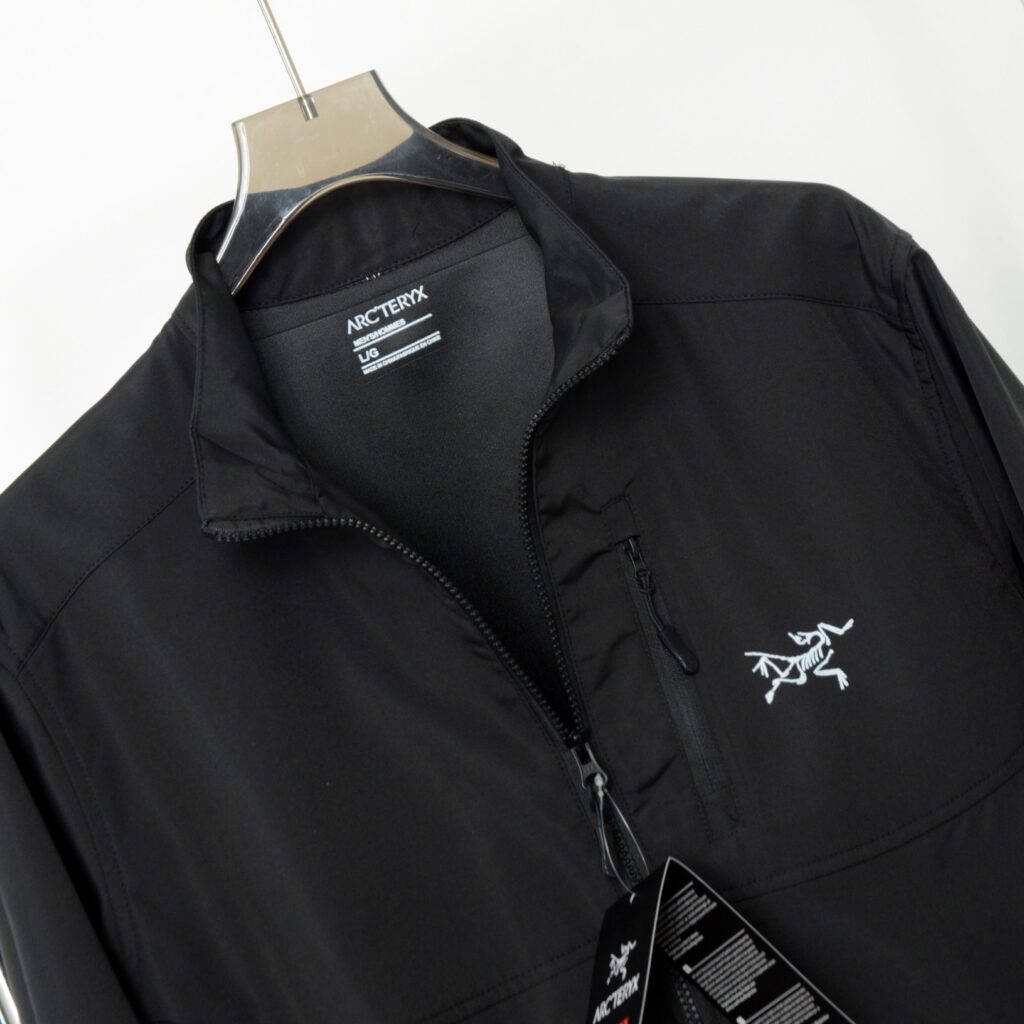 最安値人気 激安通販 アークテリクス n級品 ペアタイプのフード付きジャケット!