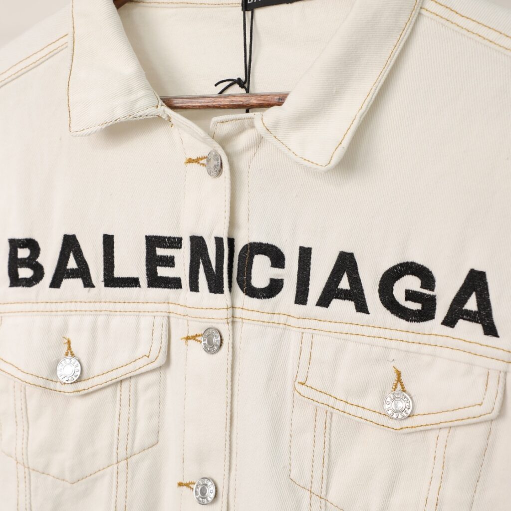  最安値人気 バレンシアガ   スーパーコピー 刺しゅうデニムジャケットジャケット