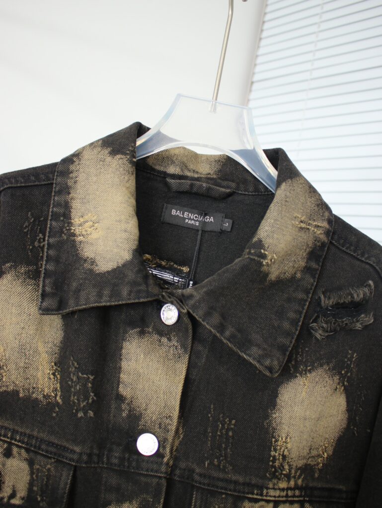 激安大特価最新作  バレンシアガ   偽物  刺しゅうデニムジャケットジャケット