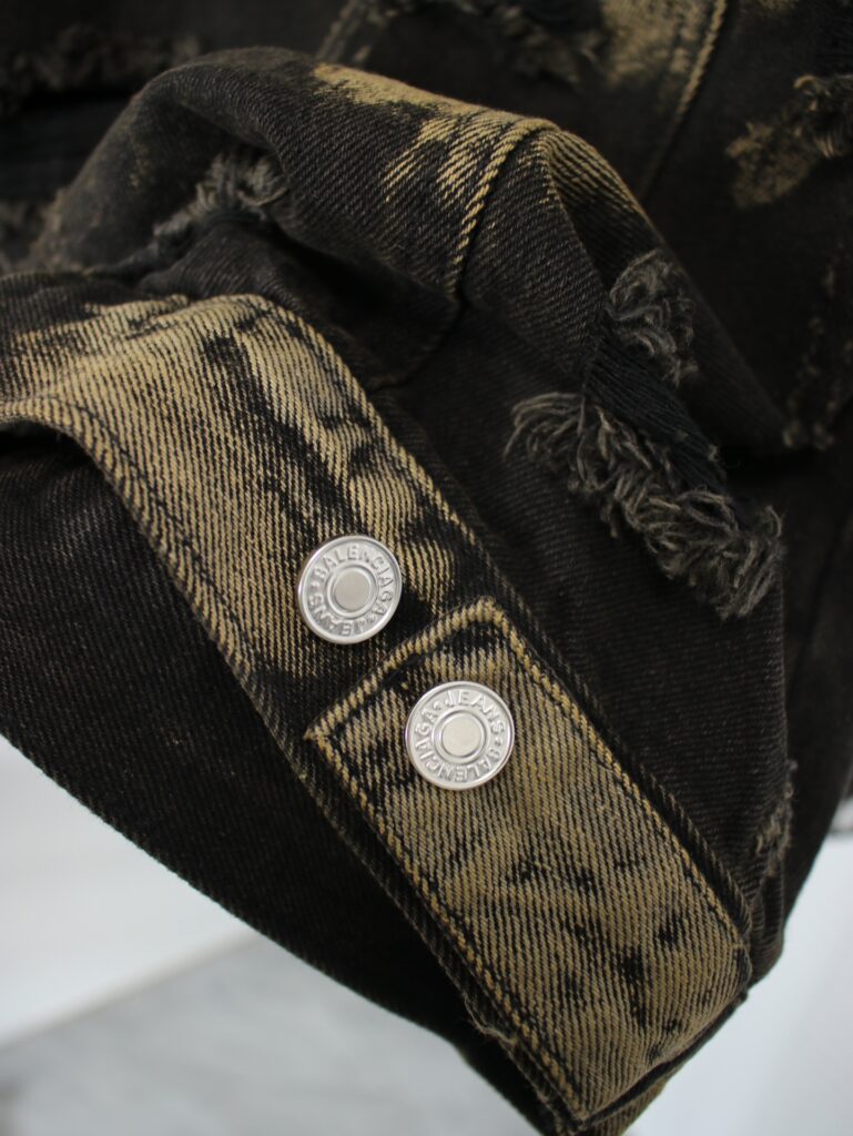 激安大特価最新作  バレンシアガ   偽物  刺しゅうデニムジャケットジャケット