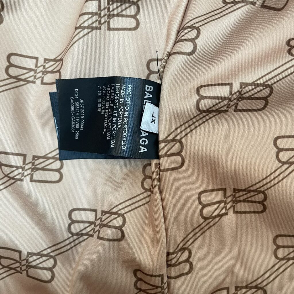 低価直輸入専門店 バレンシアガ 偽物 ゆったりスポーツカジュアルコーディネート自在コート|スーパーコピーn級優良店 6 低価直輸入専門店 バレンシアガ 偽物 ゆったりスポーツカジュアルコーディネート自在コート