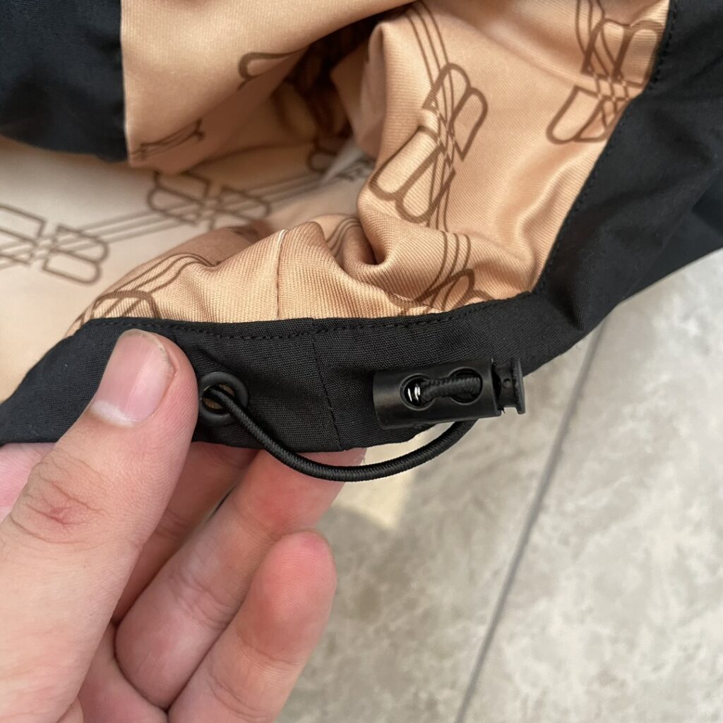 低価直輸入専門店 バレンシアガ 偽物 ゆったりスポーツカジュアルコーディネート自在コート|スーパーコピーn級優良店 8 低価直輸入専門店 バレンシアガ 偽物 ゆったりスポーツカジュアルコーディネート自在コート