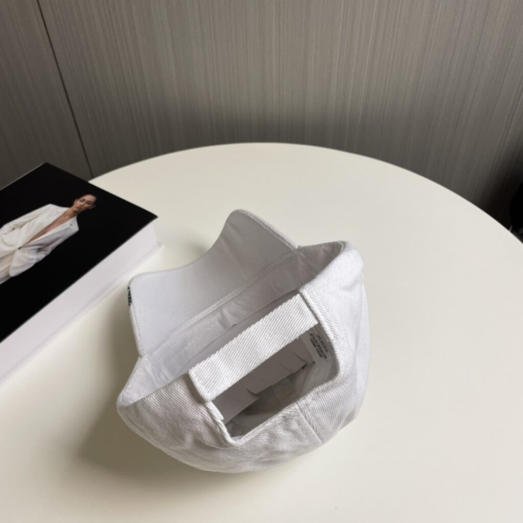 激安大特価最新作 バレンシアガ スーパーコピー 優良サイト 口コミ 新作刺繍 ベースボールキャップ