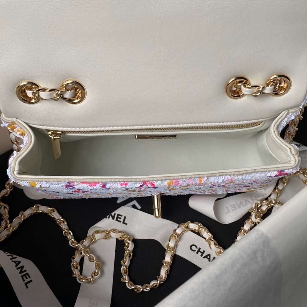 HOT100%新品  シャネル スーパーコピー 優良サイト 口コミ AS3269 アルファベット 刺繍ハンドバッグ