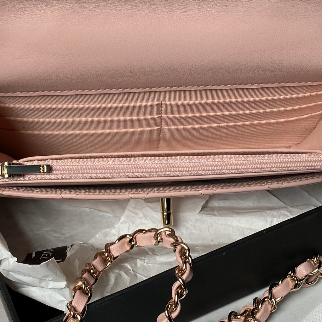 HOT100%新品 シャネル  コピー  24aハンドルタイプショルダーバッグ