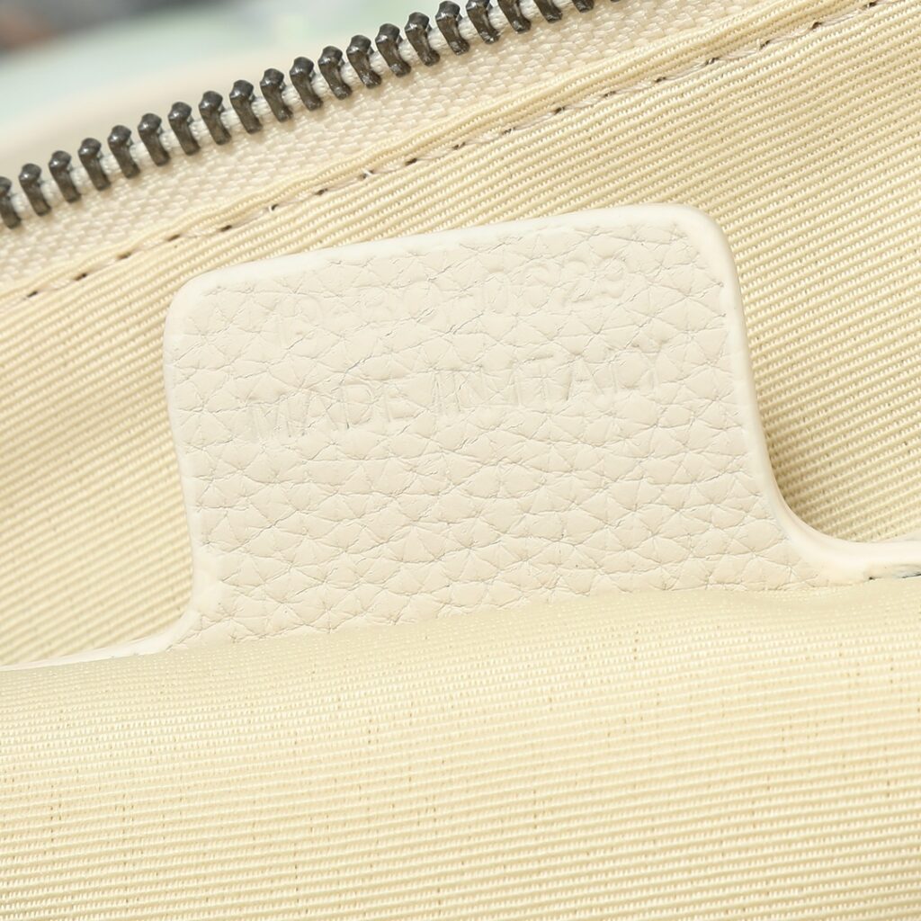 大活躍!存在感のある ディオール コピー Gravityプリント オフホワイト 牛革ハンドバッグ