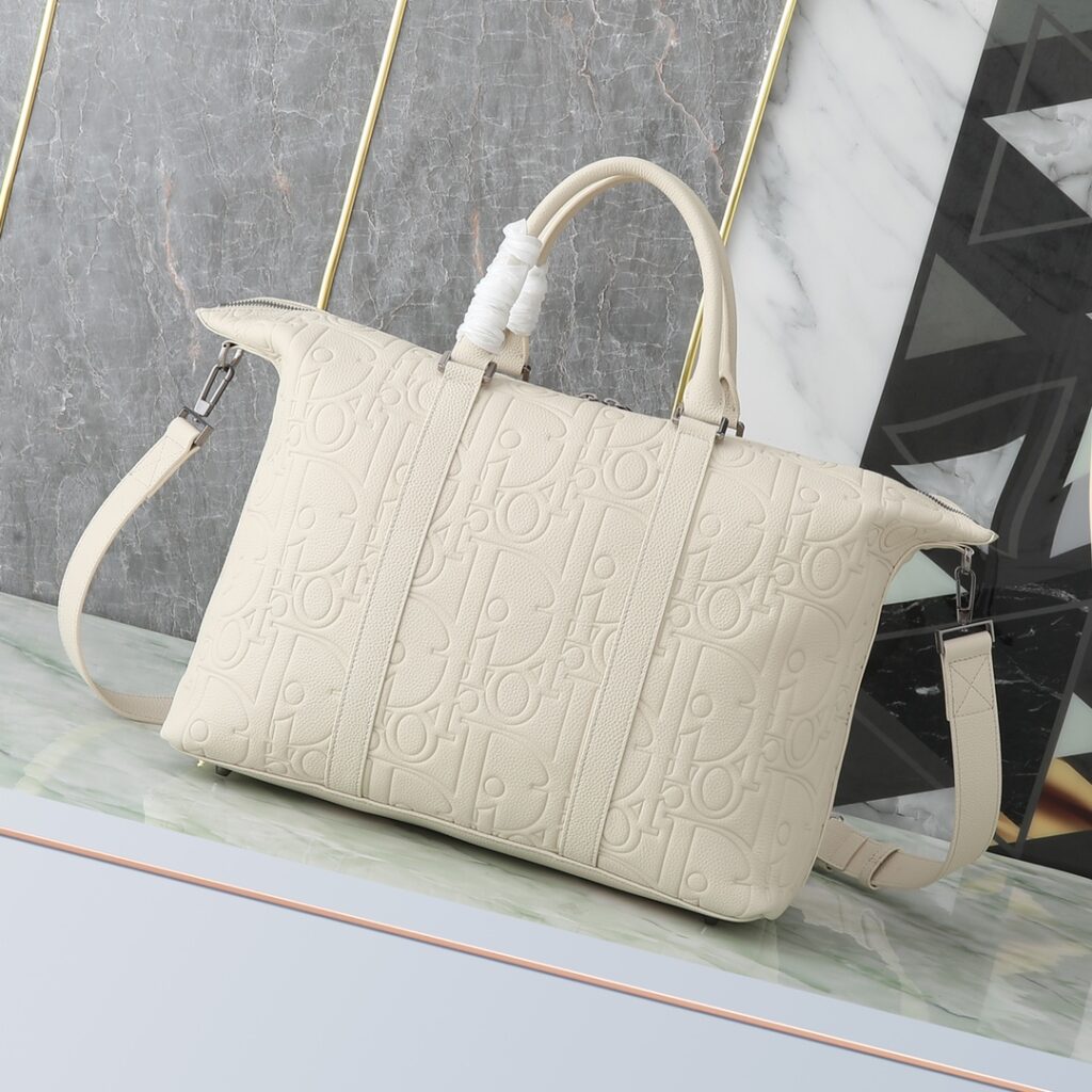 大活躍!存在感のある ディオール コピー Gravityプリント オフホワイト 牛革ハンドバッグ