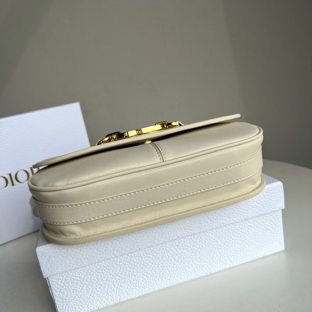 芸能人愛用 高級感ある ディオール  コピー 新作Besace ハンドバッグ 