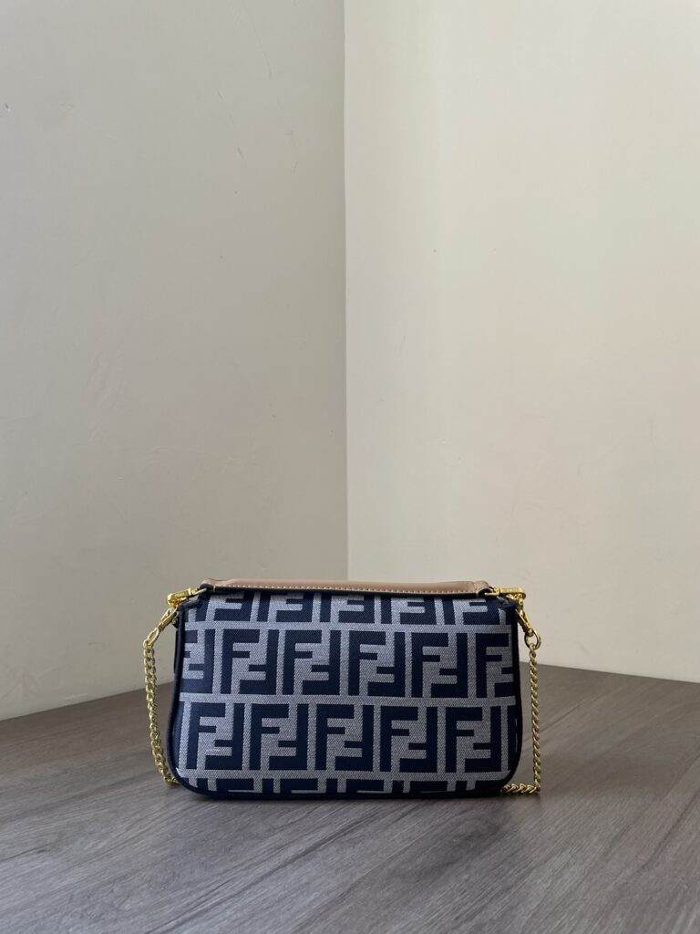 数量限定 爆買 フェンディ  コピー 定番 タイプハンドバッグ