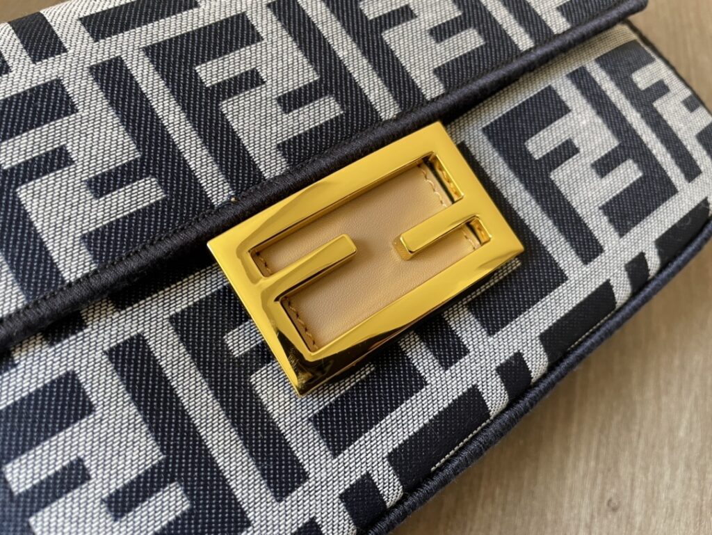 数量限定 爆買 フェンディ  コピー 定番 タイプハンドバッグ