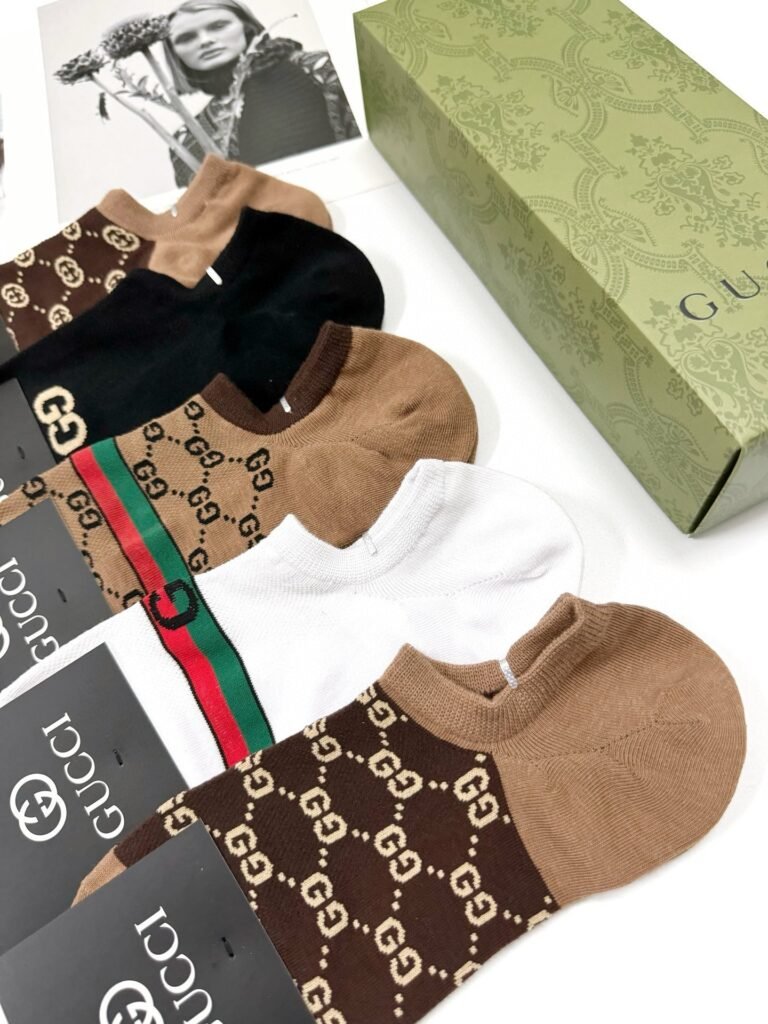 HOT100%新品 グッチ 偽物 吸汗防臭通気性の良いソックス靴下
