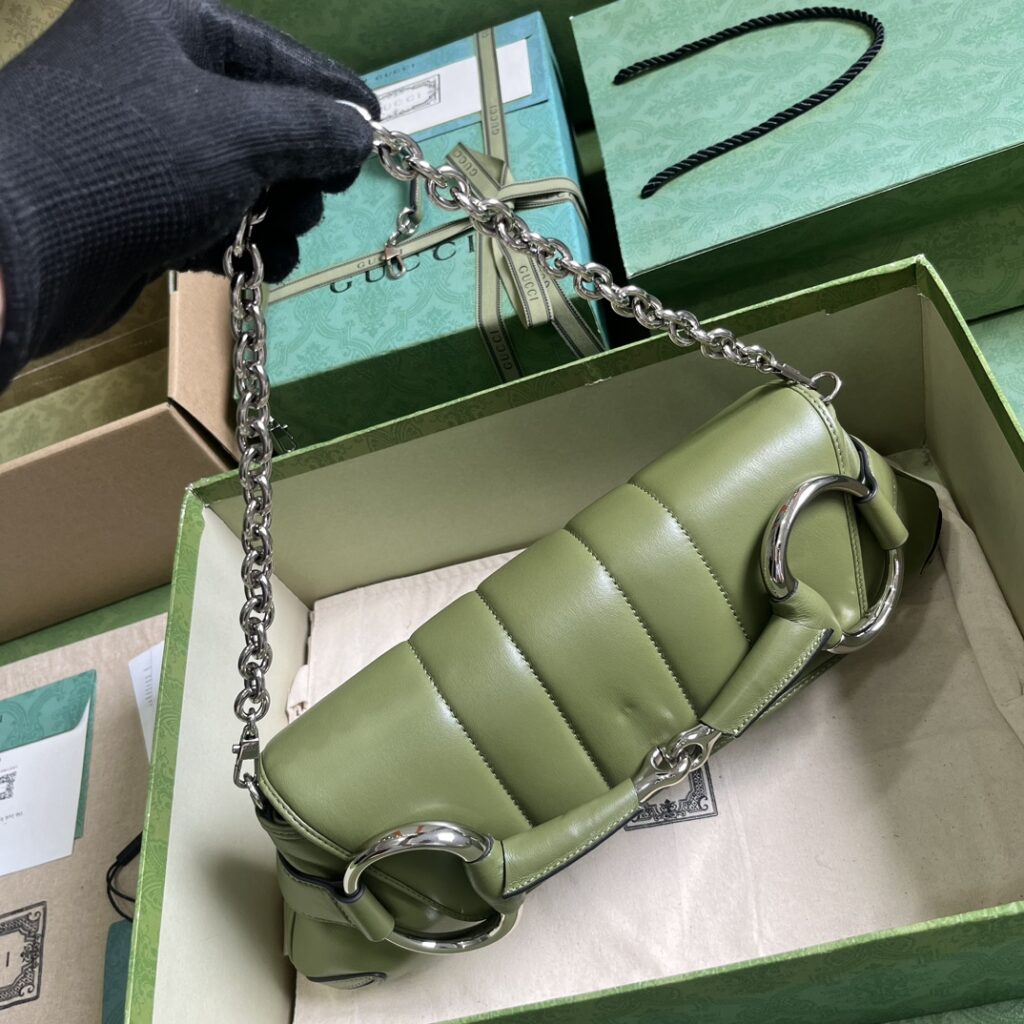 芸能人愛用 高級感ある グッチ スーパーコピー Horsebit Chain リュック