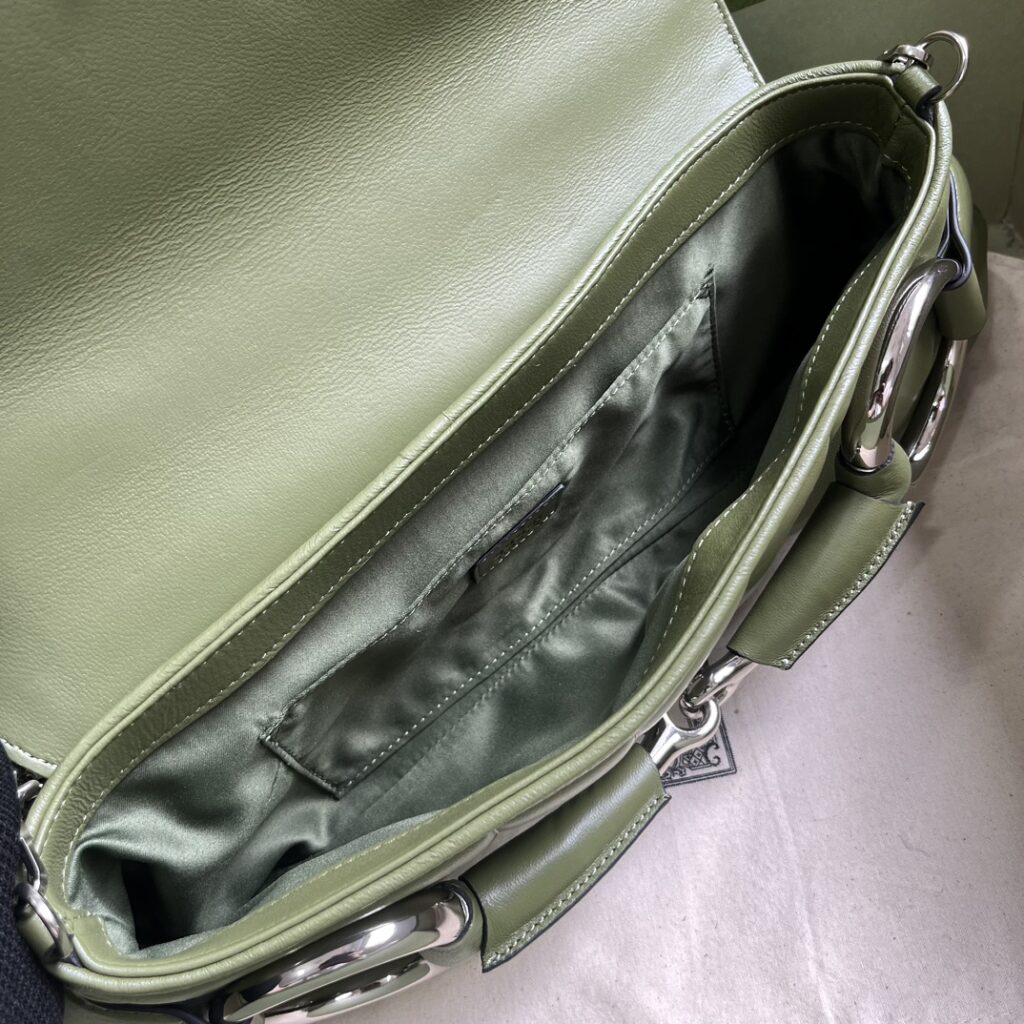 芸能人愛用 高級感ある グッチ スーパーコピー Horsebit Chain リュック