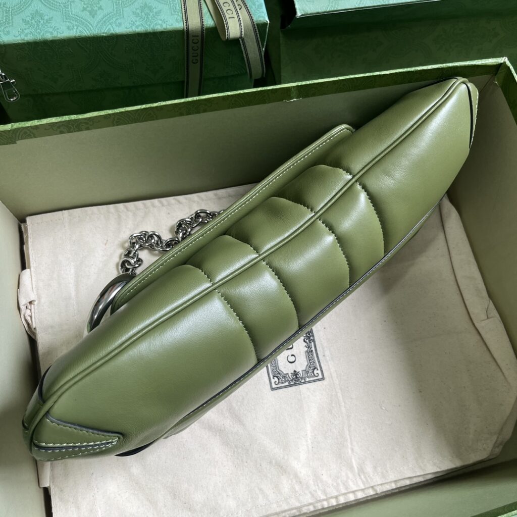 芸能人愛用 高級感ある グッチ スーパーコピー Horsebit Chain リュック