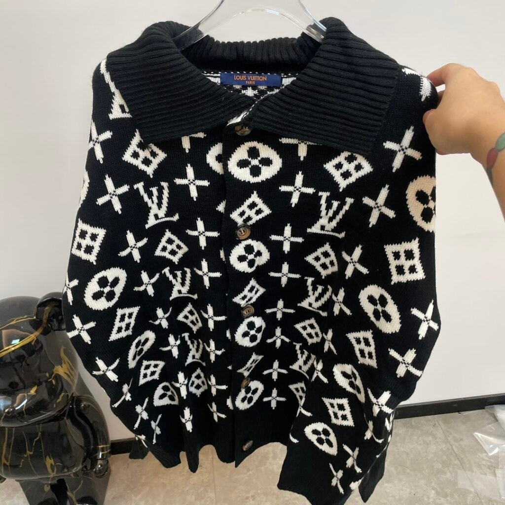 入手困難   ルイヴィトン  スーパーコピー  ファッション モノグラムロゴプリントジャケット