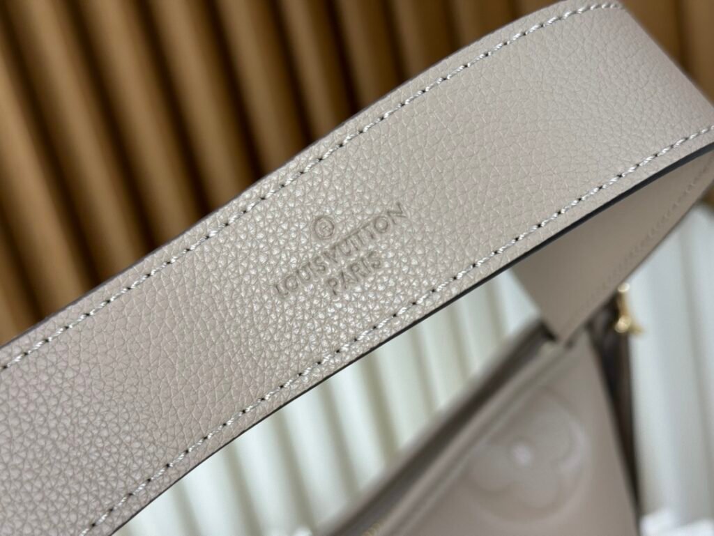 低価直輸入専門店  ルイヴィトン コピー  M46277  CarryAll Sサイズハンドバッグ
