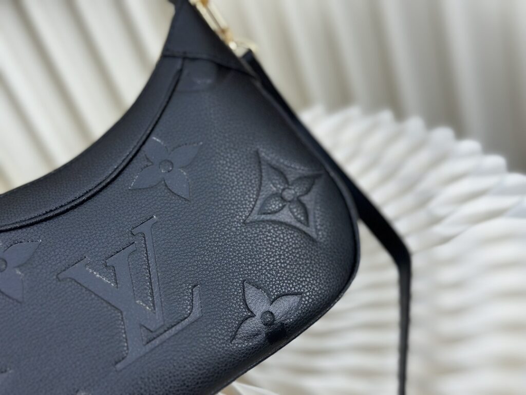 激安大特価最新作 ルイヴィトン  スーパーコピー M46119  Monogram皮革Bagatelle  ハンドバッグ