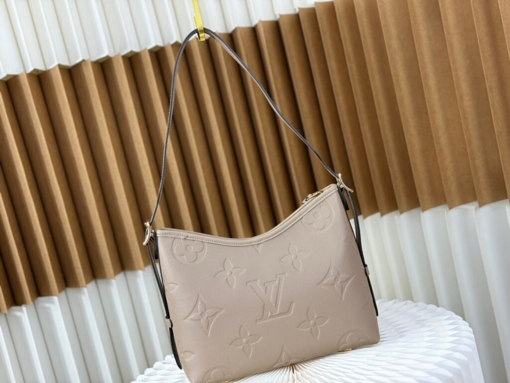 低価直輸入専門店  ルイヴィトン コピー  M46277  CarryAll Sサイズハンドバッグ