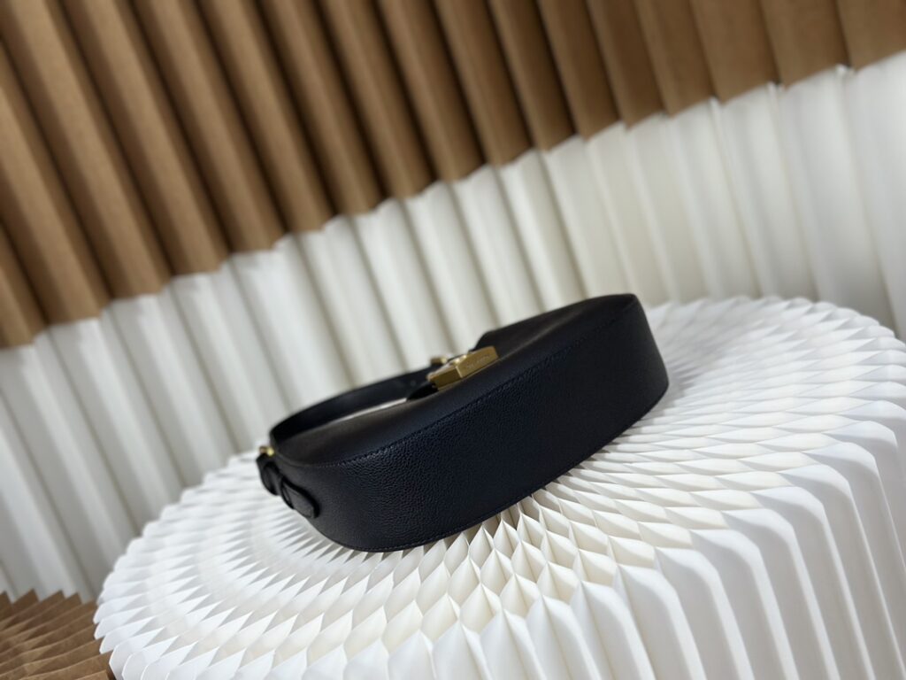 有名人の愛用品 ルイヴィトン コピー M24611 ブラックハンドバッグトートバッグ