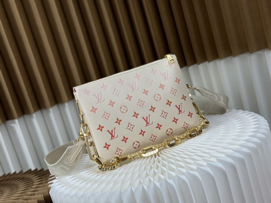 芸能人愛用 高級感ある ルイヴィトン スーパーコピー M25110 羊革 Monogram ハンドバッグ