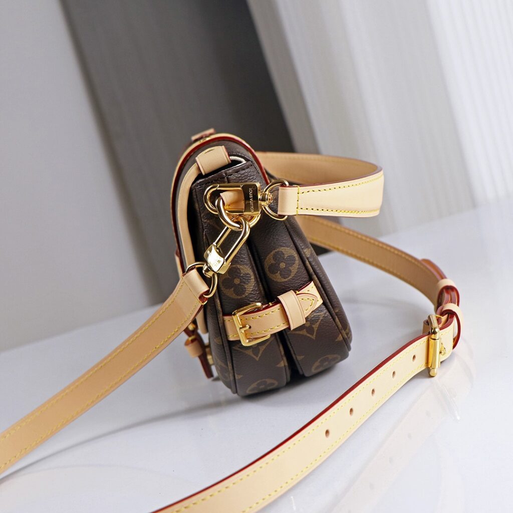 大活躍！存在感のある ルイヴィトン スーパーコピー 優良サイト 口コミ  Saumur BB ハンドグレバッグ