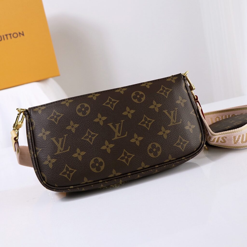 有名人の愛用品 ルイヴィトン M44840  偽物 MULTI POCHETTE ACCESSOIRES ハンドグレバッグ