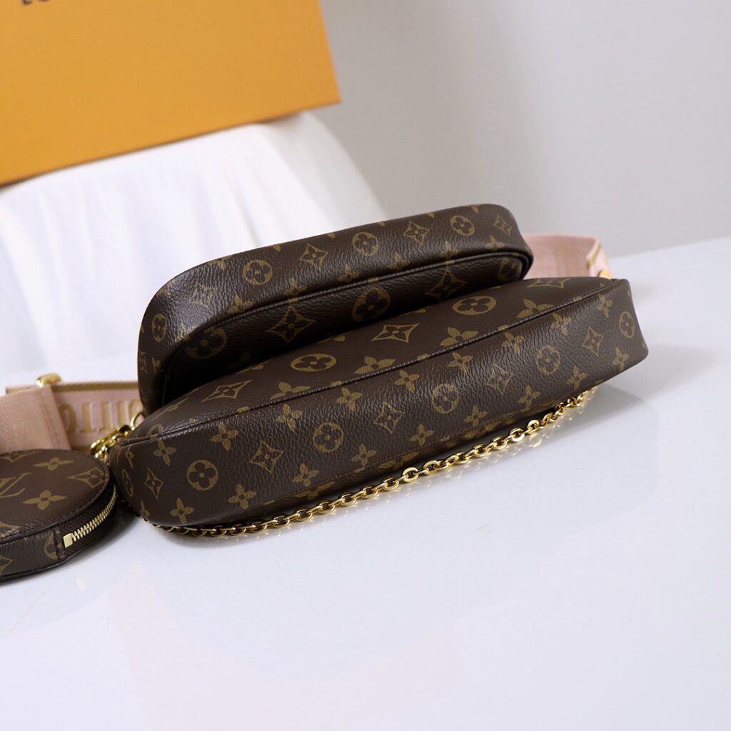 有名人の愛用品 ルイヴィトン M44840  偽物 MULTI POCHETTE ACCESSOIRES ハンドグレバッグ