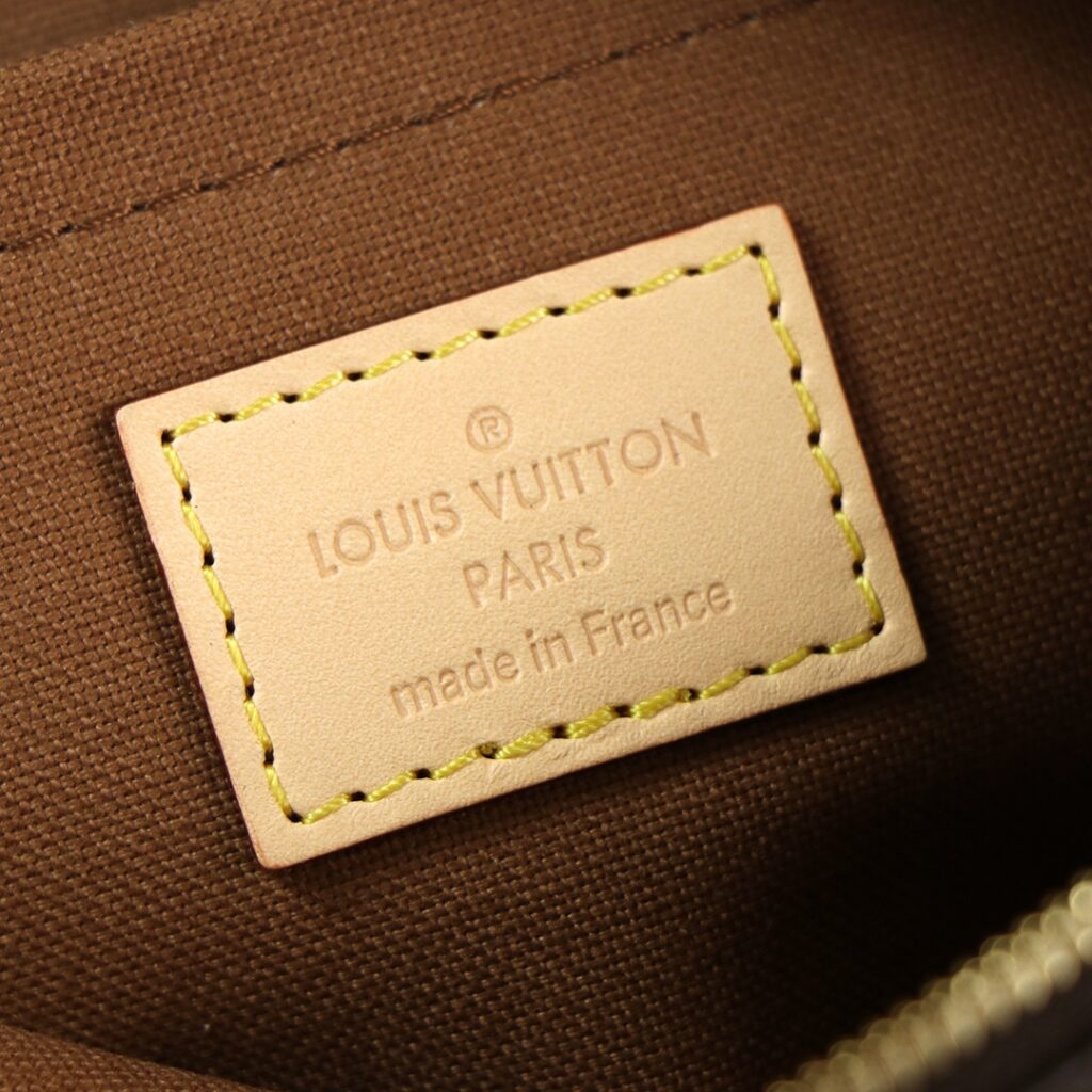 有名人の愛用品 ルイヴィトン M44840  偽物 MULTI POCHETTE ACCESSOIRES ハンドグレバッグ