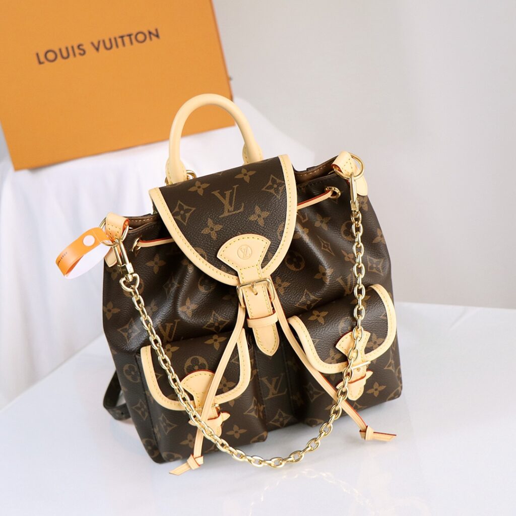 大活躍！存在感のある ルイヴィトン  スーパーコピー Excursion リュック