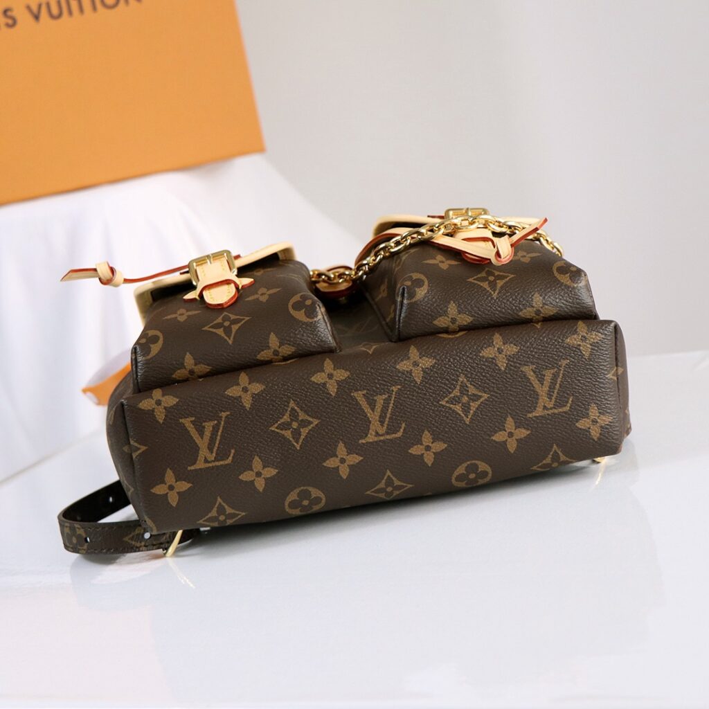 大活躍！存在感のある ルイヴィトン  スーパーコピー Excursion リュック