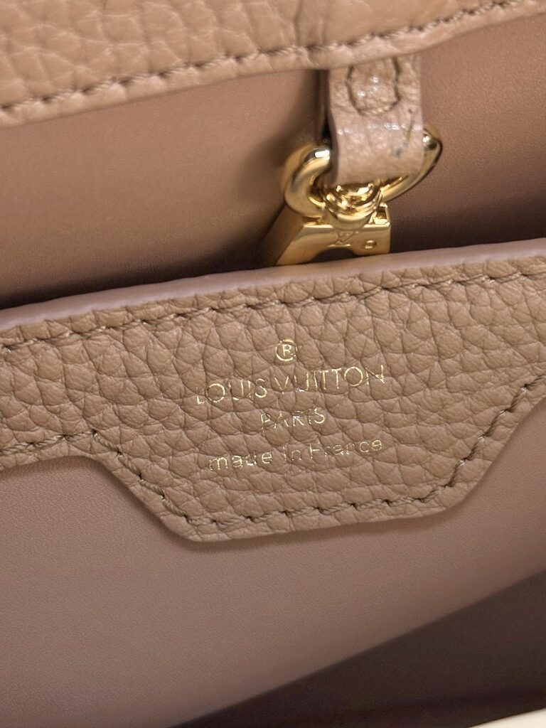 個性的 魅力的 心地よい コットン素材 ルイヴィトン スーパーコピー Taurillon レザー版 ローズレッド Capucines BB ハンドバッグ|スーパーコピーn級優良店 8 大特価!新商品! ルイヴィトン スーパーコピー Taurillon レザー版 ローズレッド Capucines BB ハンドバッグ