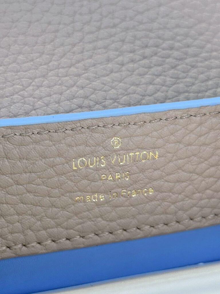 大特価!新商品! ルイヴィトン スーパーコピー M21689 Taurillon レザー版Capucines BB ハンドバッグ