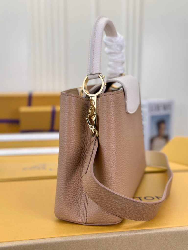 個性的 魅力的 心地よい コットン素材 ルイヴィトン スーパーコピー Taurillon レザー版 ローズレッド Capucines BB ハンドバッグ|スーパーコピーn級優良店 6 大特価!新商品! ルイヴィトン スーパーコピー Taurillon レザー版 ローズレッド Capucines BB ハンドバッグ