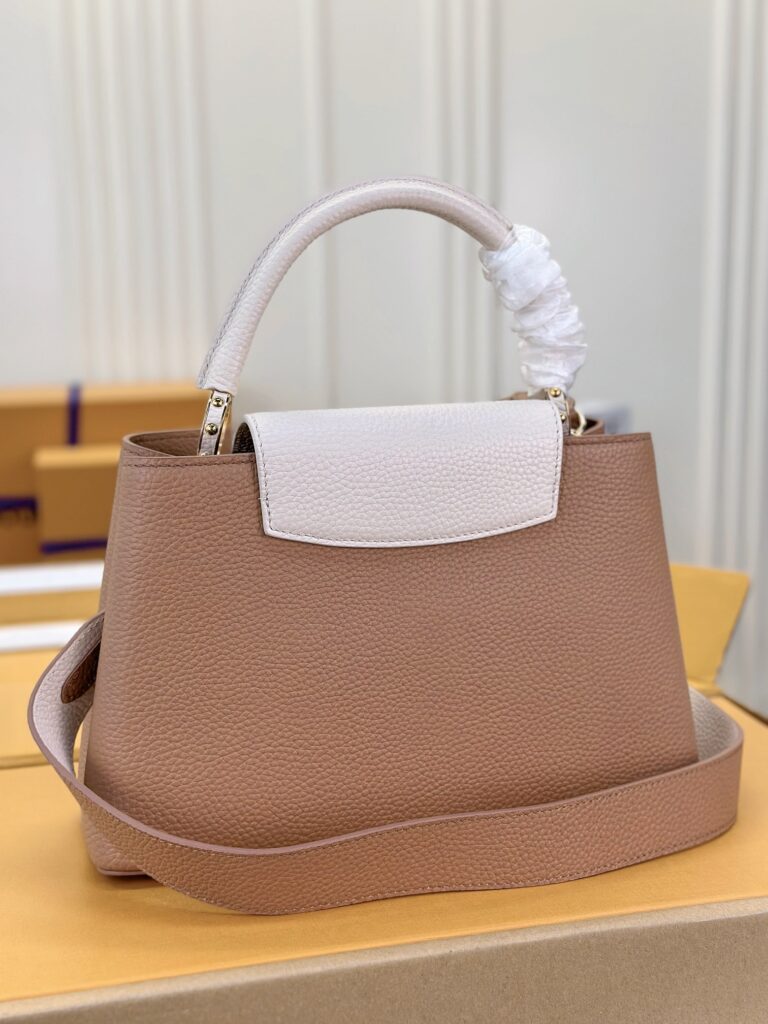 個性的 魅力的 心地よい コットン素材 ルイヴィトン スーパーコピー Taurillon レザー版 ローズレッド Capucines BB ハンドバッグ|スーパーコピーn級優良店 5 大特価!新商品! ルイヴィトン スーパーコピー Taurillon レザー版 ローズレッド Capucines BB ハンドバッグ