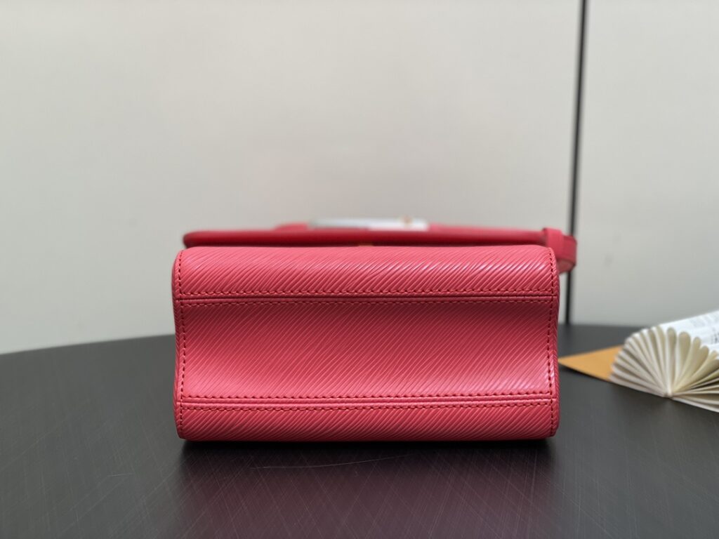 人気セール  ルイヴィトン  スーパーコピー 優良サイト 口コミM24043 NEW Twist MM  ローズレッド ハンドバッグ