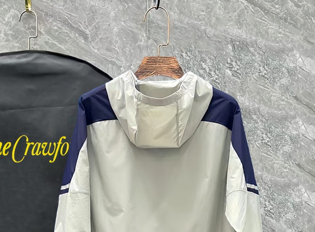 新作 入荷 格安 モンクレール n級品 タイプフード付きスポーツジャケット