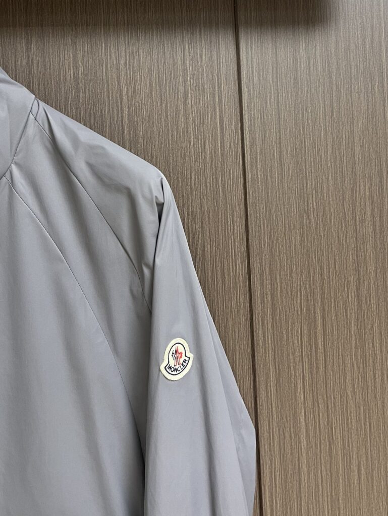 低価直輸入専門店 モンクレール スーパーコピー 優良サイト 口コミ 春夏新作薄手 ジップアップジャケット