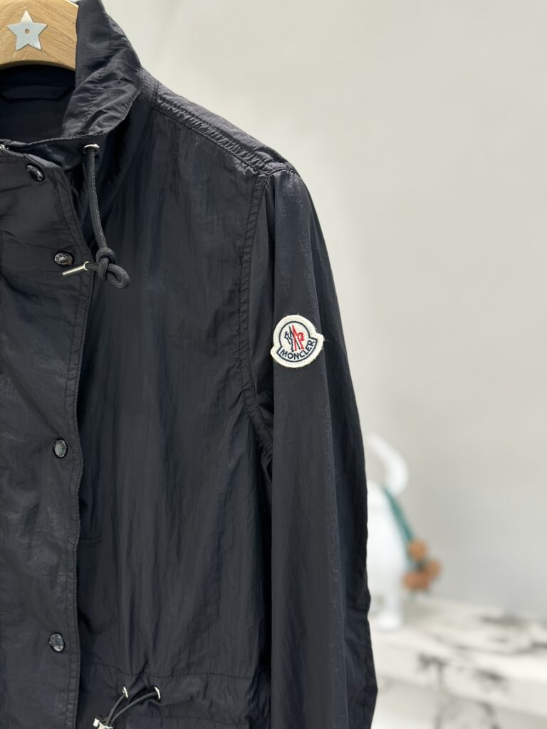 個性的 魅力的 心地よい コットン素材  モンクレール スーパーコピー 優良サイト 口コミ 夏薄手立体ラッシュガードジャケットコート